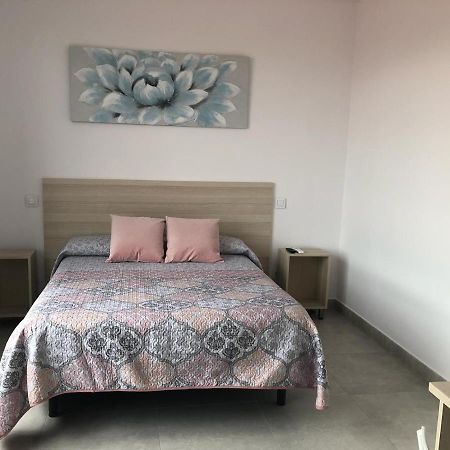Hostal La Taurina Santa Olalla  Eksteriør billede